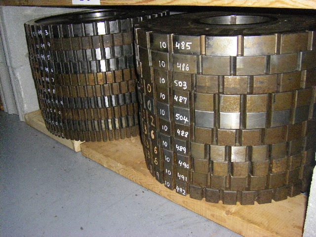 Photo 1 - CURVIC COUPLING GRINDERS
    These are SPECIAL ACCURACY No. J19C-852 Plates needed for this application – Don’t be accept commercial accuracy plates used on Model 22’s  -  
         22T, 24T, 28T, 30T, 32T, 36T, 39T, 45T, 51T, 56T, 58T, 72T & 80T
